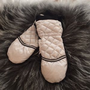 Lululemon No Shivers mittens o/s